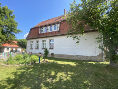 Alach Grundschule außen
